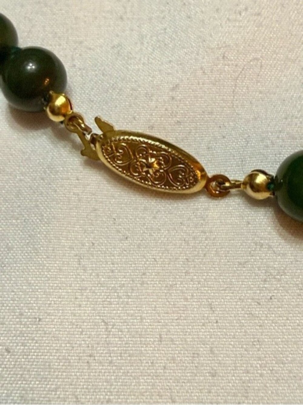 Vintage B.C. Nephrite Jade Knotted Necklace - Cariboo Jade Shoppe (20") - Picture 4 of 8
